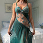 Vestido de mujer sexy floral, escote en V, abertura alta y panel transparente.
